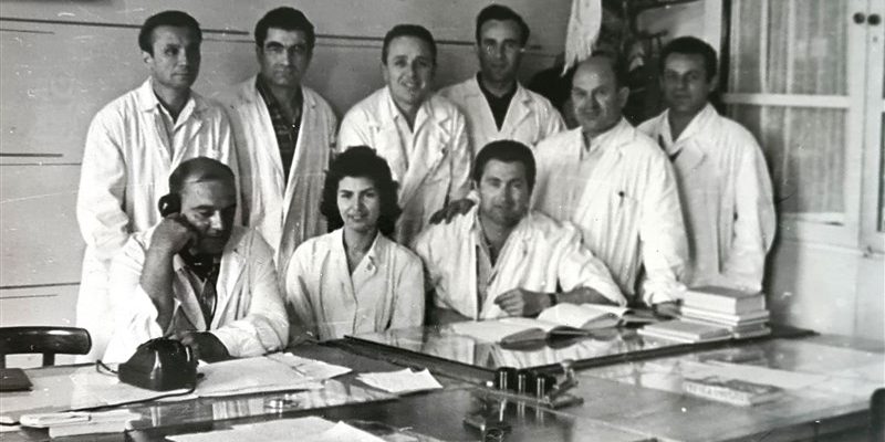 1965 г. - Първата снимка в Разград, Планов отдел и ТРЗ в Завода за антибиотици 
